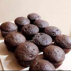 A picture of Simple chocolate cupcakes.