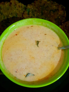 દહીં તીખારી (Dahi Tikhari Recipe In Gujarati) રેસીપી મુખ્ય ફોટો