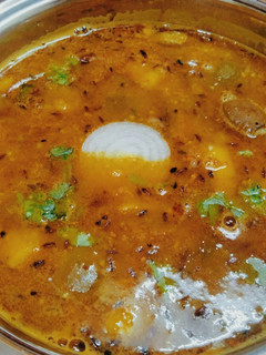 डाळ वांग (dal vang recipe in marathi) रेसिपी चे मुख्य फोटो