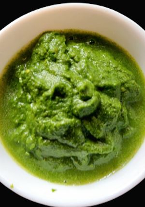 કોથમીર ફુદીનાની ચટણી (Coriander Pudina Chutney Recipe In Gujarati) રેસીપી મુખ્ય ફોટો