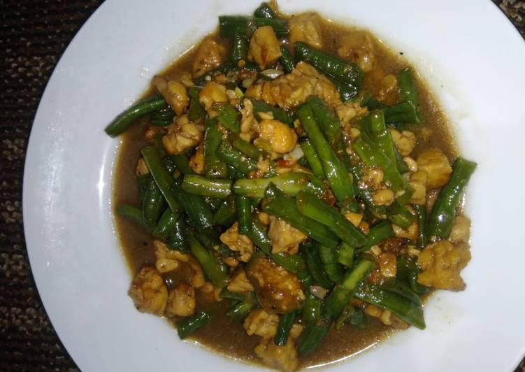 Tumis kacang panjang tempe