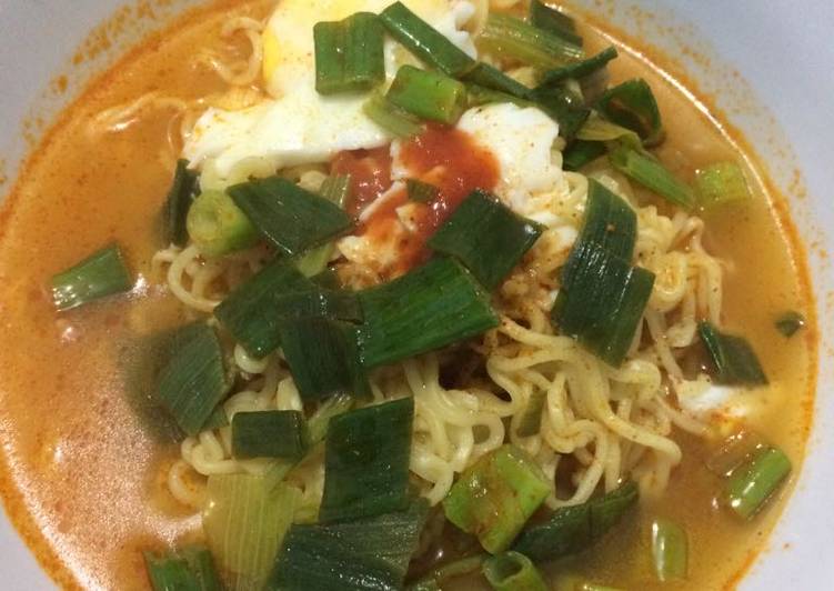 Mie kuah tomyum