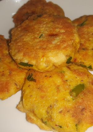 A picture of Crispy chicken potato cutlets.