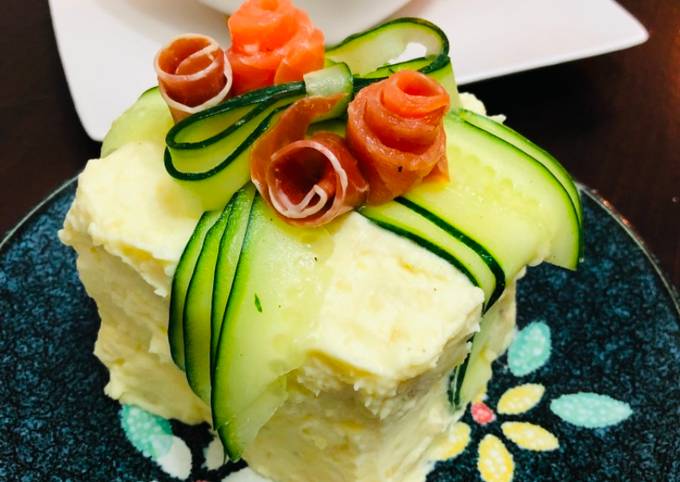 Torta sándwich en capas escarchada Sueco smörgåstårta Japonés SMOGUASTORTA🇸🇪🇺🇾🇯🇵スモーガストルタ