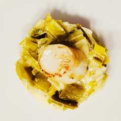 A picture of Leek Fondue, Mashed Potatoes, and Scallops.