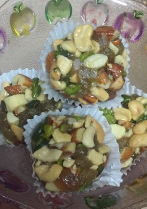 A picture of Dry fruits laddu.