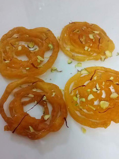A picture of Instant jalebi.