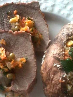 Una foto de Lomo Mechado al Horno c/ Papa Rellena 🇦🇷❤️