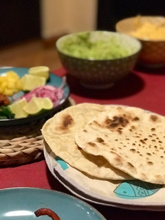 Una foto de Tortillas de trigo caseras para una noche muy mexicana