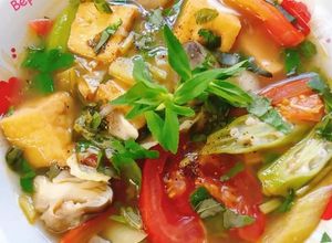 Hình của món Canh chua chay nấm rơm.