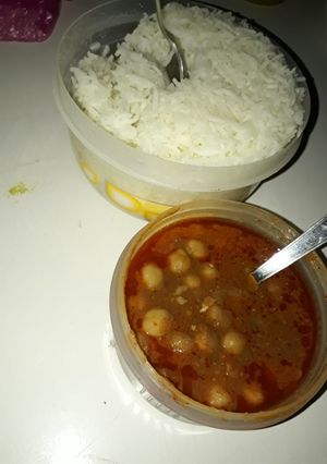A picture of White chana and boiled rice.