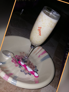 Mango smoothie (lemon mangwaro) ainihin hoton girkin