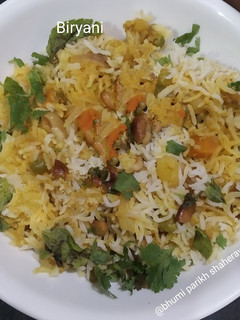બિરયાની (Biryani Recipe in Gujarati) રેસીપી મુખ્ય ફોટો
