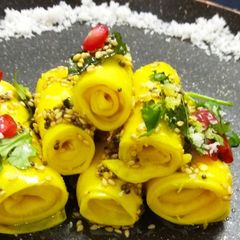 A picture of Khandvi.