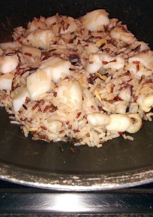 Foto principal de Wok de tres arroces con sepia al ajillo