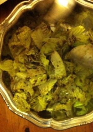 Une photo de Salade croquante de chou kale sauce moutarde à l'ancienne