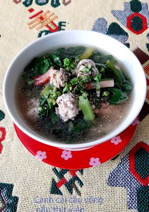 Hình của món CANH CẢI CẦU VỒNG THỊT VIÊN.