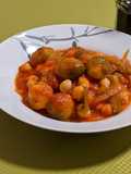 Pisto con garbanzos y coles de Bruselas