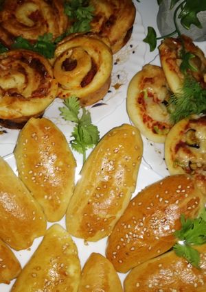 صورة لوصفة مخبوزات متنوعة بعجينة واحدة