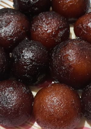 गुलाब जामुन (Gulab jamun recipe in hindi) रेसिपी मुख्य फोटो