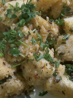 मसाला फ्राइड इडली(masala fried idli recipe in hindi) रेसिपी मुख्य फोटो