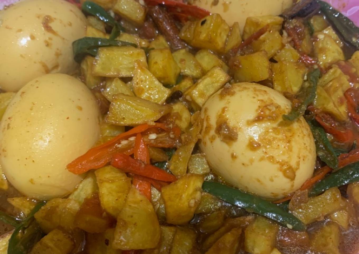 Kentang telur semur pedas