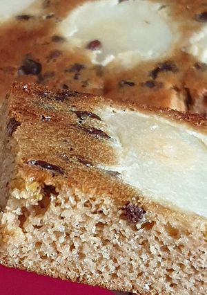 Une photo de Gâteau renversé poires/raisins secs ss MG