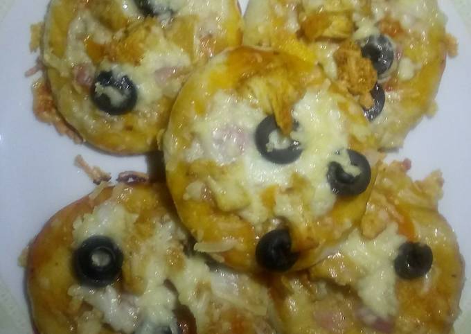 Recipe of Perfect Mini Pizza