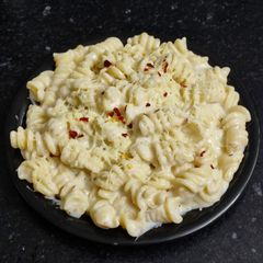A picture of White sauce macaroni.