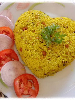 લેમન રાઈસ (Lemon Rice Recipe In Gujarati) રેસીપી મુખ્ય ફોટો