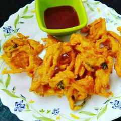A picture of Onion pakoda.