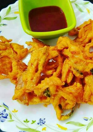 A picture of Onion pakoda.