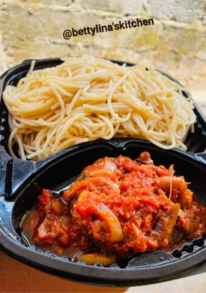A picture of Pasta and sauce.