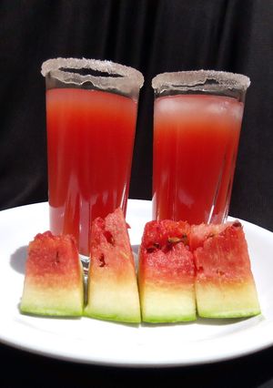 A picture of Watermelon drink (melonade).