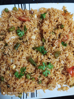 તવા પુલાવ (Tawa pulav recepie in gujarati) રેસીપી મુખ્ય ફોટો