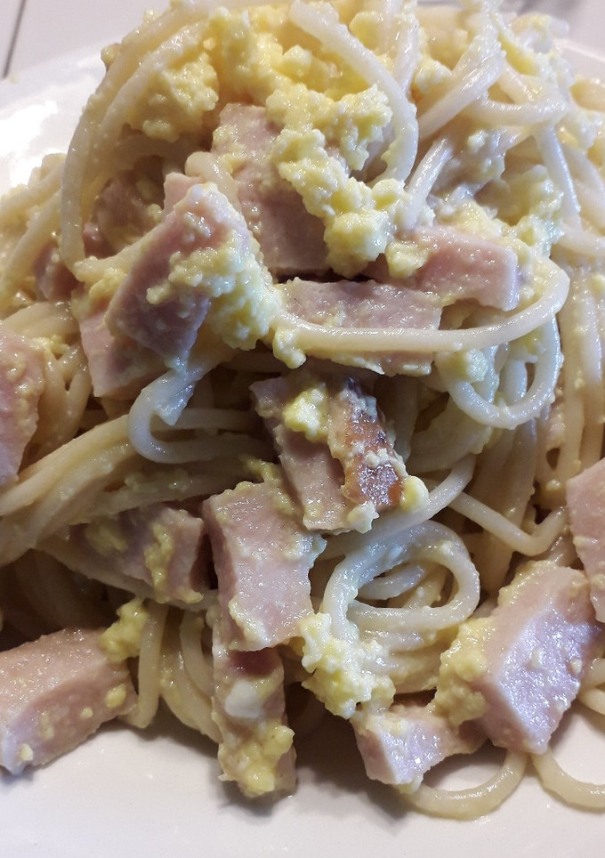Una foto de Pasta Al Huevo y Jamón