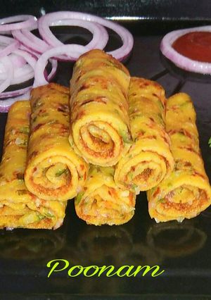 वीट फ्लौर ओनियन चीला रोल (Wheat flour onion cheela roll recipe in Hindi) रेसिपी मुख्य फोटो