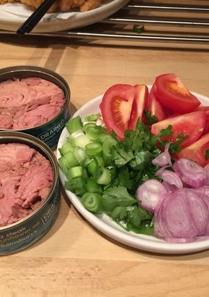A picture of Tuna in tomato sauce.