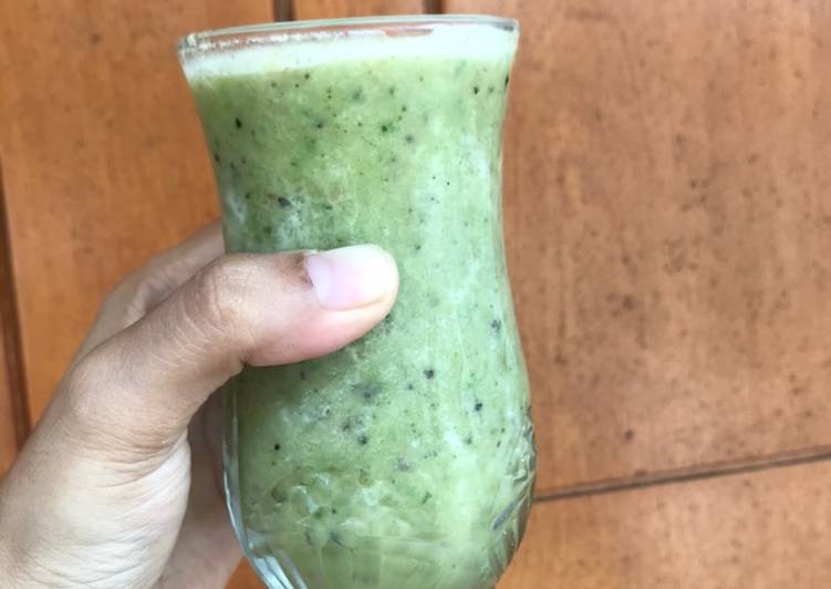 Resep Green Smoothies Kailan, Nanas &amp; Plum Anti Gagal