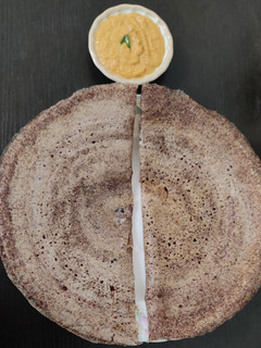 கேழ்வரகு வெந்தய தோசை (Kelvaraku venthaya dosai recipe in tamil) செய்முறை முக்கிய புகைப்படம்