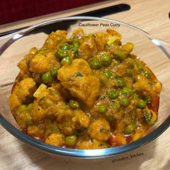 A picture of Cauliflower Peas Curry.