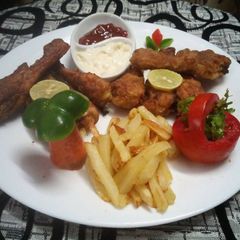 A picture of Albaik fried chicken.
