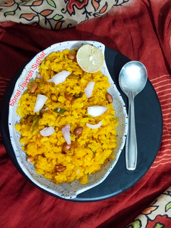 કાંદા પૌવા (Kanda Pauva Recipe In Gujarati) રેસીપી મુખ્ય ફોટો