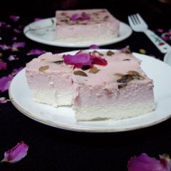 A picture of Double Layared Paneer Cake.