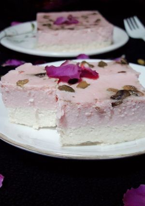 A picture of Double Layared Paneer Cake.
