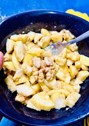 A picture of Guava walnuts salad.