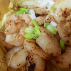 A picture of Prawns in Garlic and Sriracha Sauce.😀.