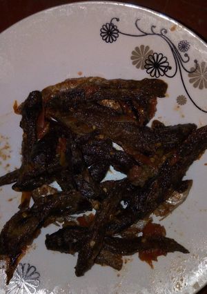 A picture of Fried mud fish.