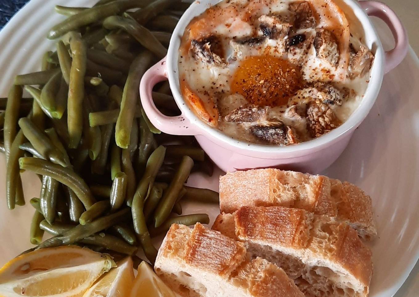 Oeuf cocotte saumon fumé champignons