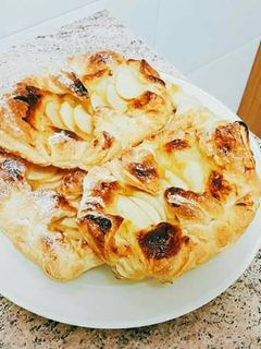 Una foto de Hojaldre de manzana a mi manera